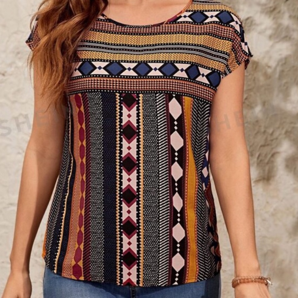 Multi-color Top. - Picture 3 of 4